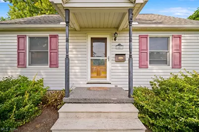 687 Elyria Avenue, Amherst, OH 44001 - Photo 5