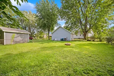 687 Elyria Avenue, Amherst, OH 44001 - Photo 9