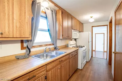 10191 Dupont Drive, Columbia Station, OH 44028 - Photo 9
