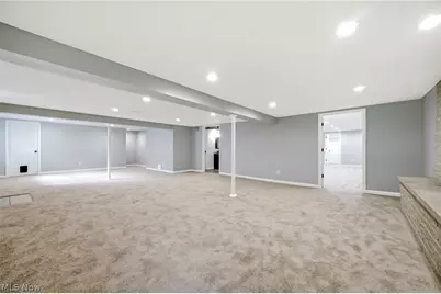 1097 Oak Tree Road, Akron, OH 44320 - Photo 21