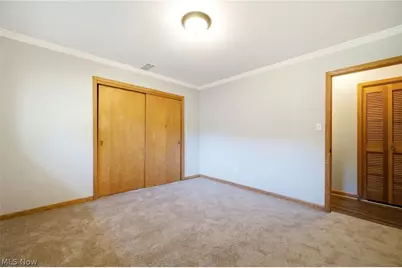 1097 Oak Tree Road, Akron, OH 44320 - Photo 15