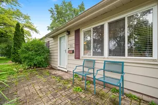 633 Vermont Dr, Lorain, OH 44052 - Photo 5