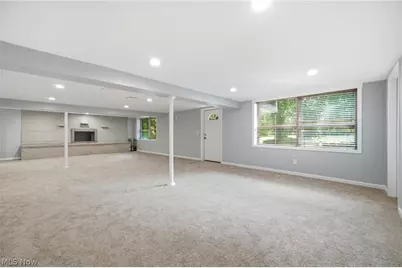 1097 Oak Tree Road, Akron, OH 44320 - Photo 19