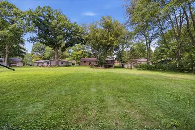 1097 Oak Tree Road, Akron, OH 44320 - Photo 31