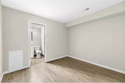 167 N Seiberling Street #down, Akron, OH 44305 - Photo 13