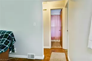 202 Elm St, Struthers, OH 44471 - Photo 9