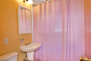 202 Elm St, Struthers, OH 44471 - Photo 21