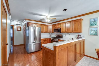 332 W Heatherwood Drive, Barberton, OH 44203 - Photo 11