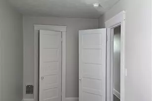 10401 Bernard Ave, Loveland, OH 44111 - Photo 7