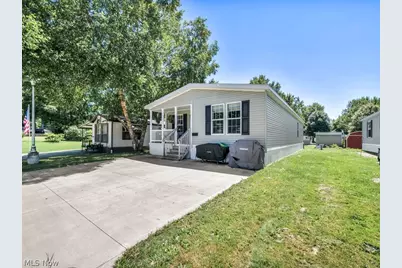 381 Westwoods, Amherst, OH 44001 - Photo 3