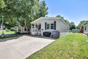 381 Westwoods, Amherst, OH 44001 - Photo 3