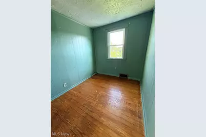 934 Buena Vista Boulevard, Steubenville, OH 43952 - Photo 11