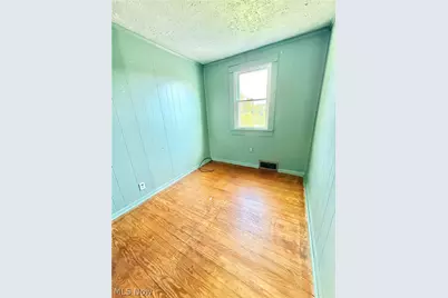 934 Buena Vista Boulevard, Steubenville, OH 43952 - Photo 27