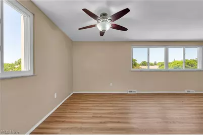 16100 Van Aken Boulevard, Huber Heights, OH 44120 - Photo 9