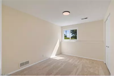 697 Ocean Avenue, Akron, OH 44310 - Photo 19