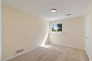 697 Ocean Ave, Akron, OH 44310 - Photo 19