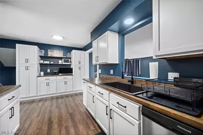 3902 Oxford Drive, Lorain, OH 44053 - Photo 9