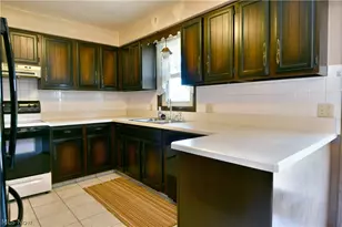 179 E Cir View Dr, New Middletown, OH 44442 - Photo 5