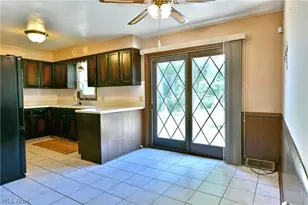 179 E Cir View Dr, New Middletown, OH 44442 - Photo 9