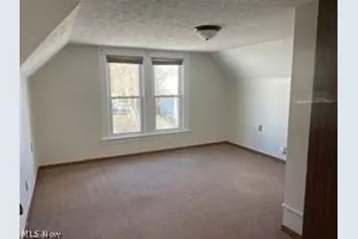 104 S Sugar Street, St Clairsville, OH 43950 - Photo 5