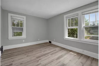881 Valdes Avenue, Akron, OH 44320 - Photo 13