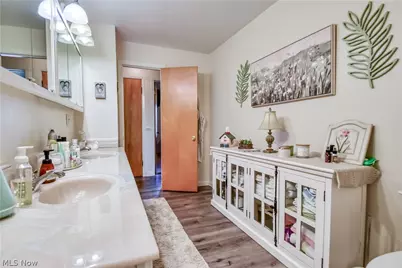 439 E 305th Street, Willowick, OH 44095 - Photo 17