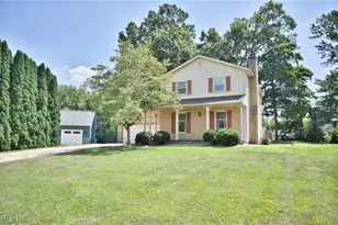 2758 Parkplace Dr, Uniontown, OH 44685 - Photo 1