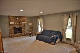 2758 Parkplace Dr, Uniontown, OH 44685 - Photo 9