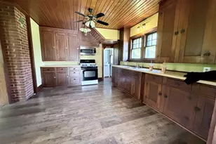 370 E Under Ridge Rd, Conneaut, OH 44030 - Photo 5