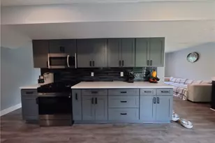 1271 Oxford Cir, Akron, OH 44312 - Photo 9
