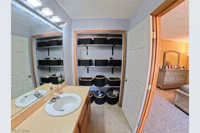 1271 Oxford Circle, Akron, OH 44312 - Photo 11