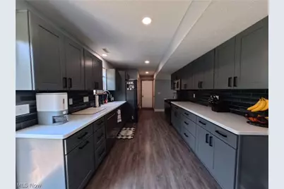 1271 Oxford Circle, Akron, OH 44312 - Photo 7