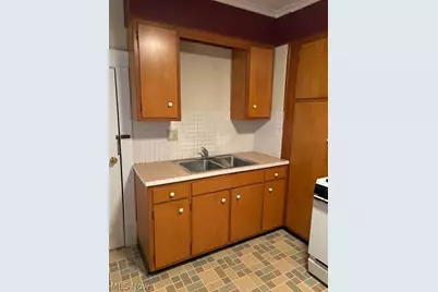 609 Harrison Street, Sandusky, OH 44870 - Photo 9