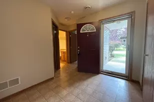 1794 Wakefield Dr, Akron, OH 44320 - Photo 3