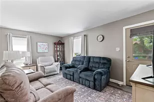 2557 9th St, Cuyahoga Falls, OH 44221 - Photo 9