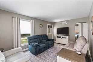 2557 9th St, Cuyahoga Falls, OH 44221 - Photo 11