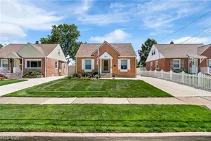 2557 9th St, Cuyahoga Falls, OH 44221 - Photo 1