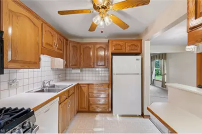 154 Hilltop Drive NW, Canton, OH 44708 - Photo 17