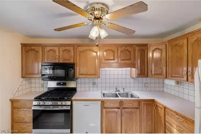 154 Hilltop Drive NW, Canton, OH 44708 - Photo 15