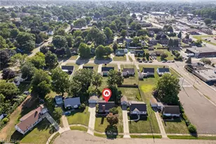 154 Hilltop Dr NW, Canton, OH 44708 - Photo 3