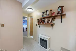 1404 Kendale Dr, Akron, OH 44314 - Photo 37