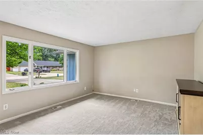 8278 Dallas Drive, Mentor, OH 44060 - Photo 9