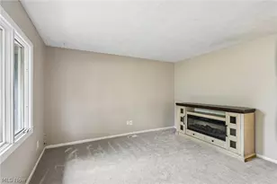 8278 Dallas Dr, Mentor, OH 44060 - Photo 11