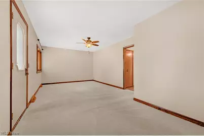 845 Jamestown Avenue, Elyria, OH 44035 - Photo 9