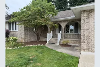 3986 April Drive, Uniontown, OH 44685 - Photo 5
