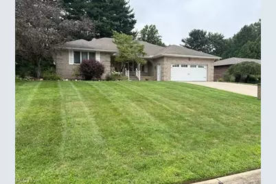 3986 April Drive, Uniontown, OH 44685 - Photo 5