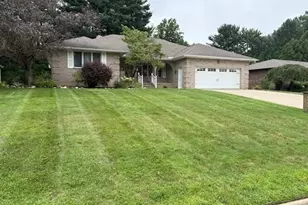 3986 April Dr, Uniontown, OH 44685 - Photo 5