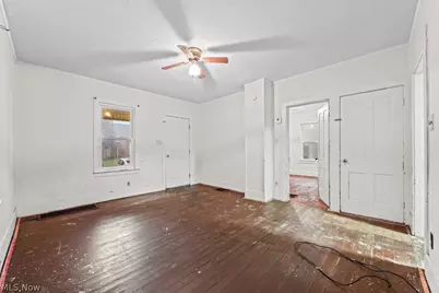 225 W Indiana Avenue, Sebring, OH 44672 - Photo 9