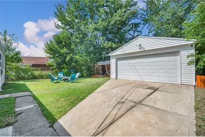15742 Leigh Ellen Avenue, Loveland, OH 44135 - Photo 17