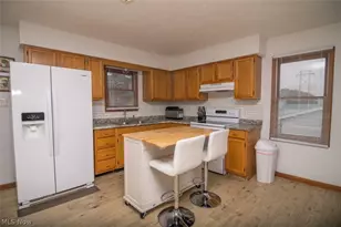 68462 Woodcroft Dr, St Clairsville, OH 43950 - Photo 3